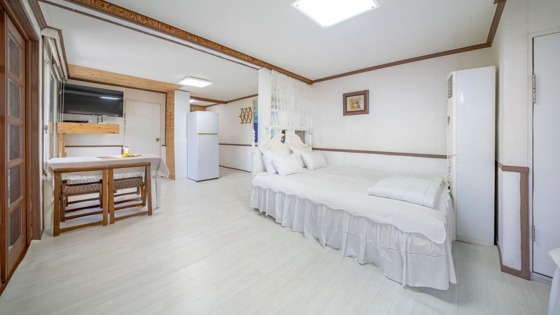 Namhae Baramundeok Pension Room photo