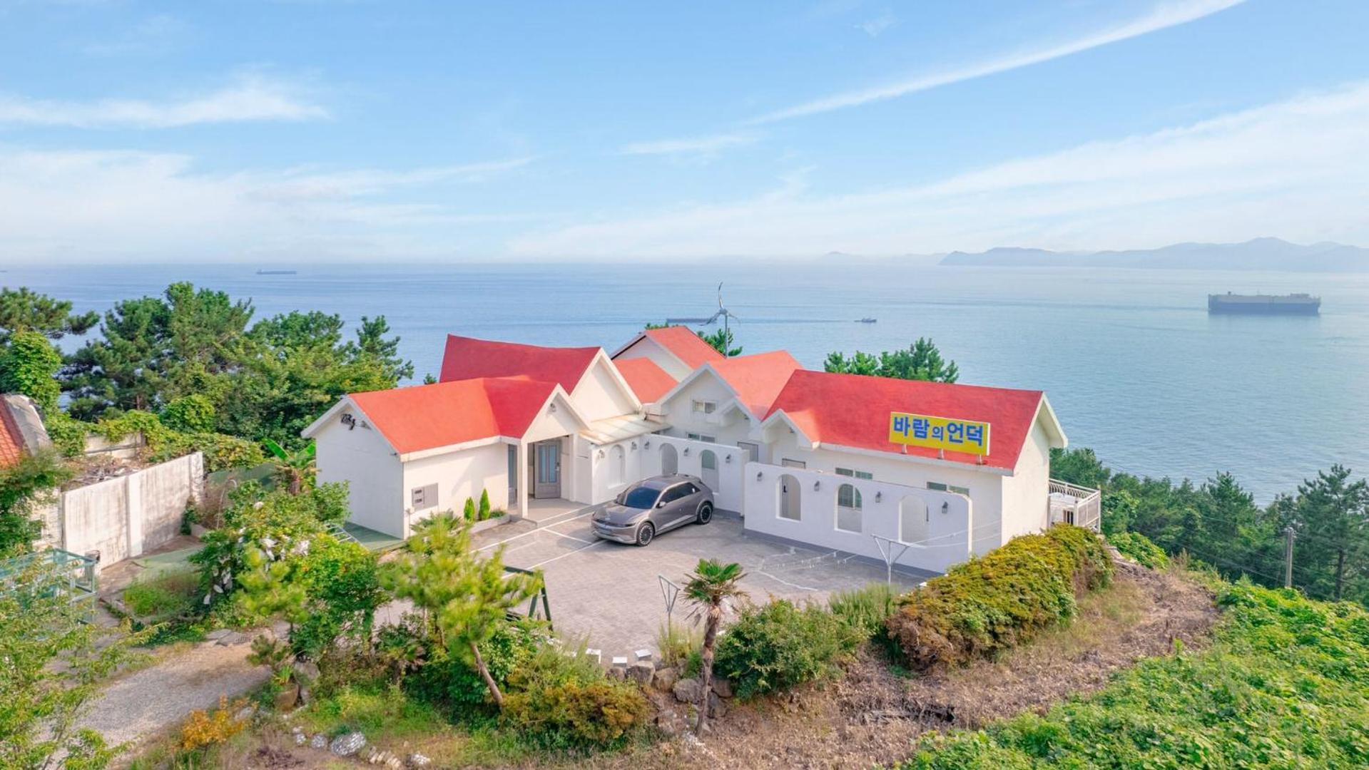 Namhae Baramundeok Pension Exterior photo