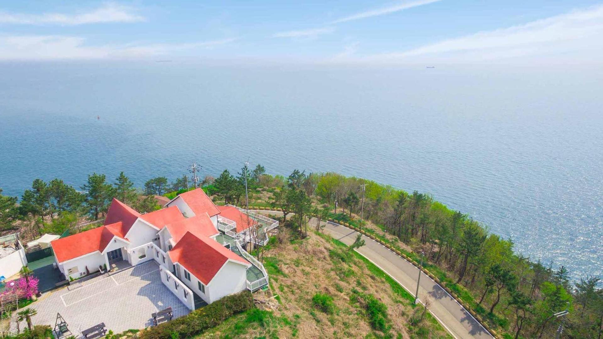 Namhae Baramundeok Pension Exterior photo